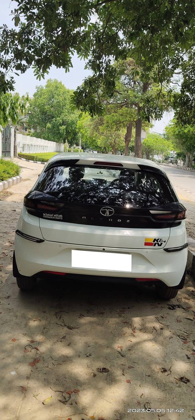 https://images10.gaadi.com/usedcar_image/3687299/original/processed_img2921590__used_car_2921590_1700843591.jpg?imwidth=6402