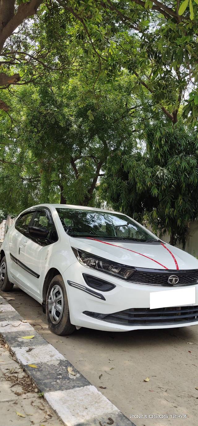 https://images10.gaadi.com/usedcar_image/3687299/original/processed_img2921590__used_car_2921590_1700843688.jpg?imwidth=6401