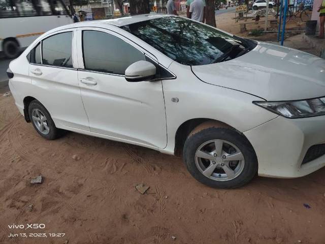https://images10.gaadi.com/usedcar_image/3687321/original/processed_40f3582d-34db-453b-a79c-ef552ff6d000.JPG?imwidth=6400