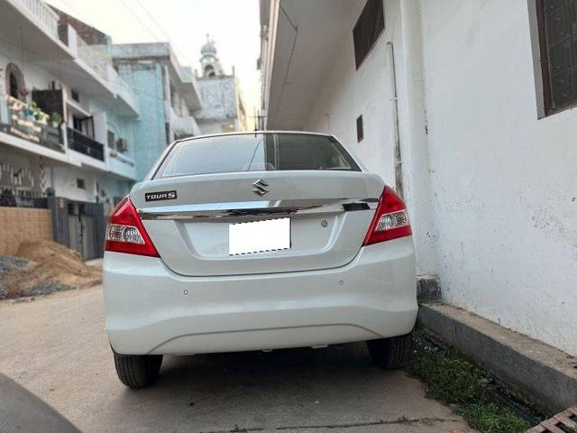 https://images10.gaadi.com/usedcar_image/3687323/original/processed_24b0293d-627f-4f06-b91f-f5a5b092416d.jpeg?imwidth=6401