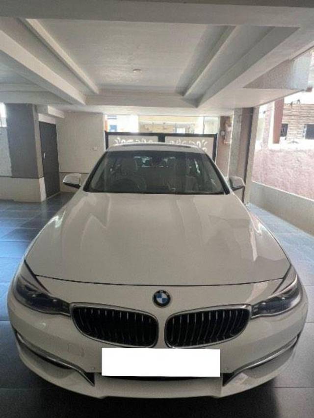 https://images10.gaadi.com/usedcar_image/3687434/original/processed_612823af-f0c6-47cf-93e0-f1e227573256.jpeg?imwidth=6400
