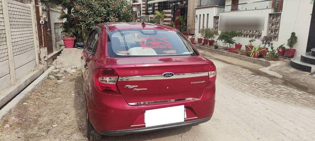 https://images10.gaadi.com/usedcar_image/3687496/original/processed_db762519-8c7a-4d62-aceb-48df1b9f6fe9.jpg?imwidth=6401