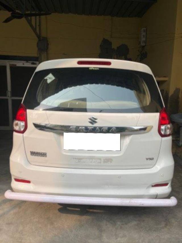 https://images10.gaadi.com/usedcar_image/3687529/original/processed_8bc45b37-8bcf-4739-99e9-5daec67e4a29.jpeg?imwidth=6401