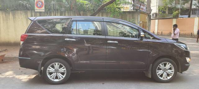 https://images10.gaadi.com/usedcar_image/3687648/original/processed_img2921668__used_car_2921668_1700889220.jpg?imwidth=6402
