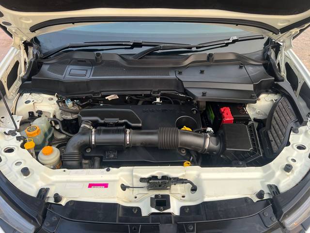 https://images10.gaadi.com/usedcar_image/3687667/original/img2921679__used_car_2921679_1700889811.jpg?imwidth=6402
