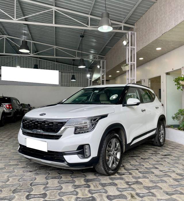 https://images10.gaadi.com/usedcar_image/3687702/original/processed_img2921702__used_car_2921702_1700890775.jpg?imwidth=6400