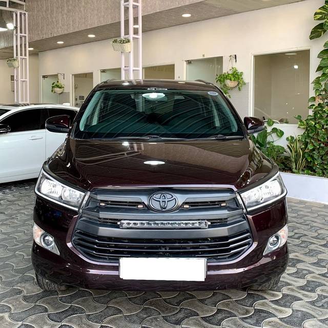 https://images10.gaadi.com/usedcar_image/3687713/original/processed_img2921708__used_car_2921708_1700891110.jpg?imwidth=6400