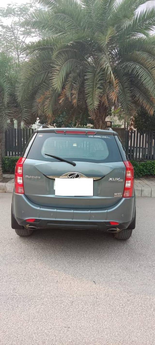 https://images10.gaadi.com/usedcar_image/3687758/original/processed_img2921725__used_car_2921725_1700892613.jpg?imwidth=6402