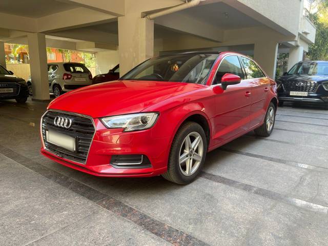 https://images10.gaadi.com/usedcar_image/3687775/original/processed_img2921731__usedcar_img_1287_2021700892986_1700893007.jpg?imwidth=6402