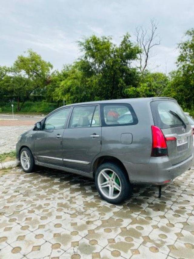 https://images10.gaadi.com/usedcar_image/3687789/original/processed_18da3d78-918a-4724-b3b3-09b6ddfd4048.jpeg?imwidth=6402