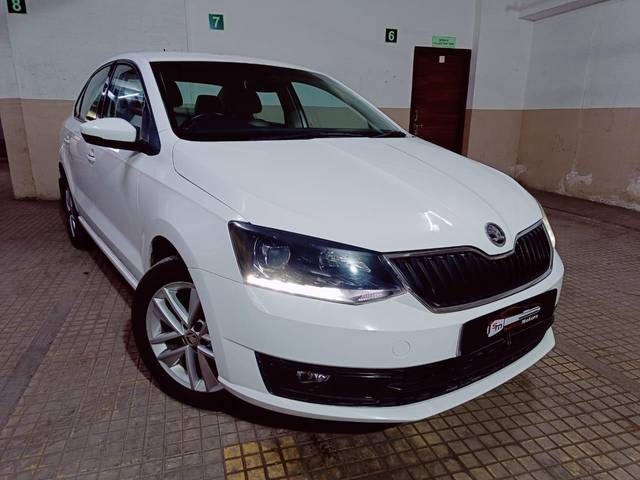 https://images10.gaadi.com/usedcar_image/3687817/original/processed_img2921761__usedcar_img_20231023_wa0037_27821700893783_1700893840.jpg?imwidth=6400