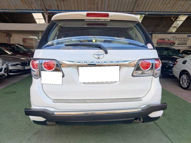 https://images10.gaadi.com/usedcar_image/3687828/original/processed_img2921765__used_car_2921765_1701152905.jpg?imwidth=6402