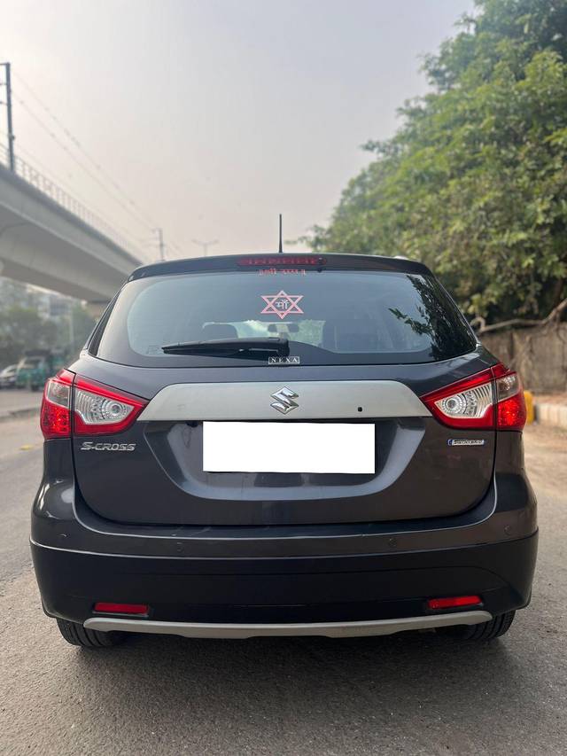 https://images10.gaadi.com/usedcar_image/3687840/original/processed_img2921771__usedcar_2_8101700894764_1700894777.jpg?imwidth=6402