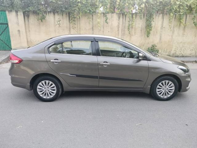 https://images10.gaadi.com/usedcar_image/3687860/original/img2921783__used_car_2921783_1700895671.jpg?imwidth=6401