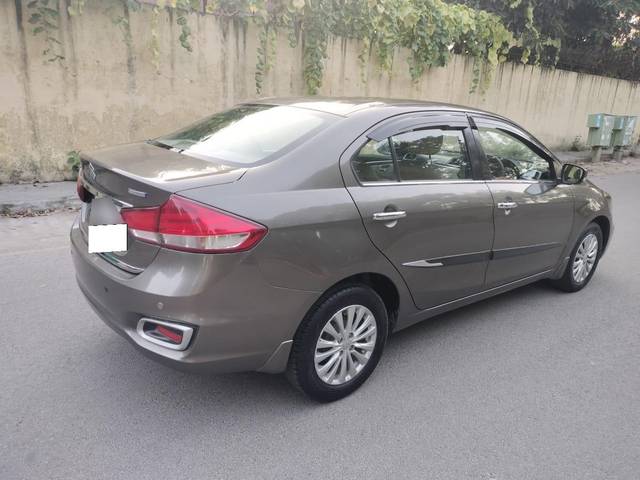 https://images10.gaadi.com/usedcar_image/3687860/original/processed_img2921783__used_car_2921783_1700895682.jpg?imwidth=6402