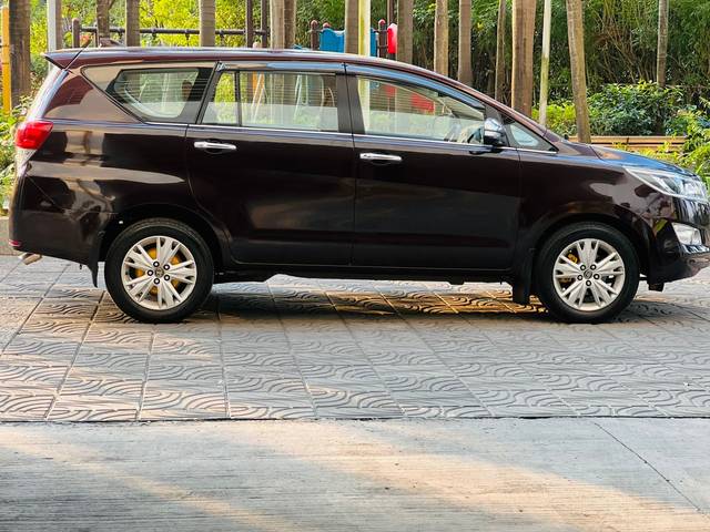https://images10.gaadi.com/usedcar_image/3687874/original/img2921790__used_car_2921790_1700896108.jpg?imwidth=6401