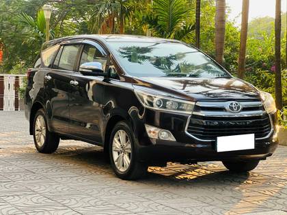 Toyota Innova Crysta 2.8 ZX AT BSIV Toyota Innova Crysta 2.8 ZX AT BSIV