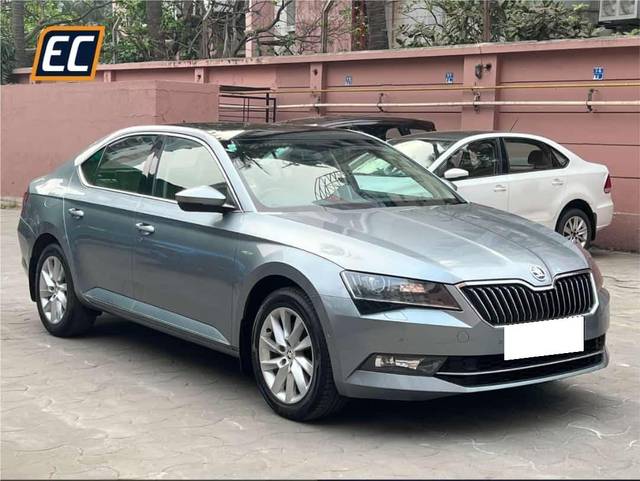 https://images10.gaadi.com/usedcar_image/3687880/original/processed_img2921795__used_car_2921795_1700896399.jpg?imwidth=6401