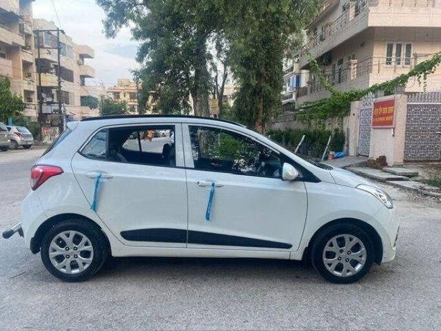 https://images10.gaadi.com/usedcar_image/3687884/original/processed_img2921797__used_car_2921797_1700897095.png?imwidth=6401