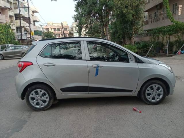 https://images10.gaadi.com/usedcar_image/3687894/original/img2921799__used_car_2921799_1700897034.png?imwidth=6401