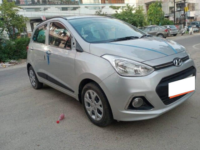 https://images10.gaadi.com/usedcar_image/3687894/original/processed_img2921799__used_car_2921799_1700897032.png?imwidth=6400