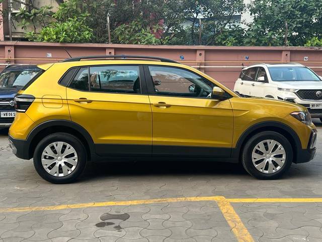 https://images10.gaadi.com/usedcar_image/3687912/original/processed_img2921807__used_car_2921807_1701609109.jpg?imwidth=6401