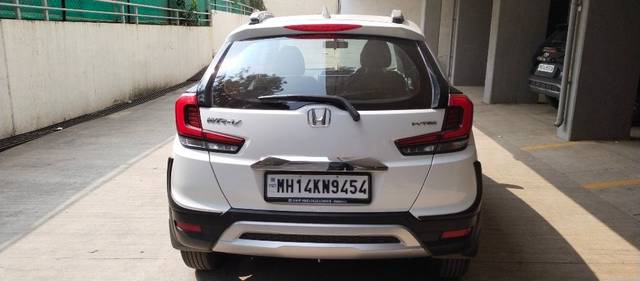https://images10.gaadi.com/usedcar_image/3687931/original/18__VCC_IMG_1700288988591_1820537_96_1700289413.jpg?imwidth=6402