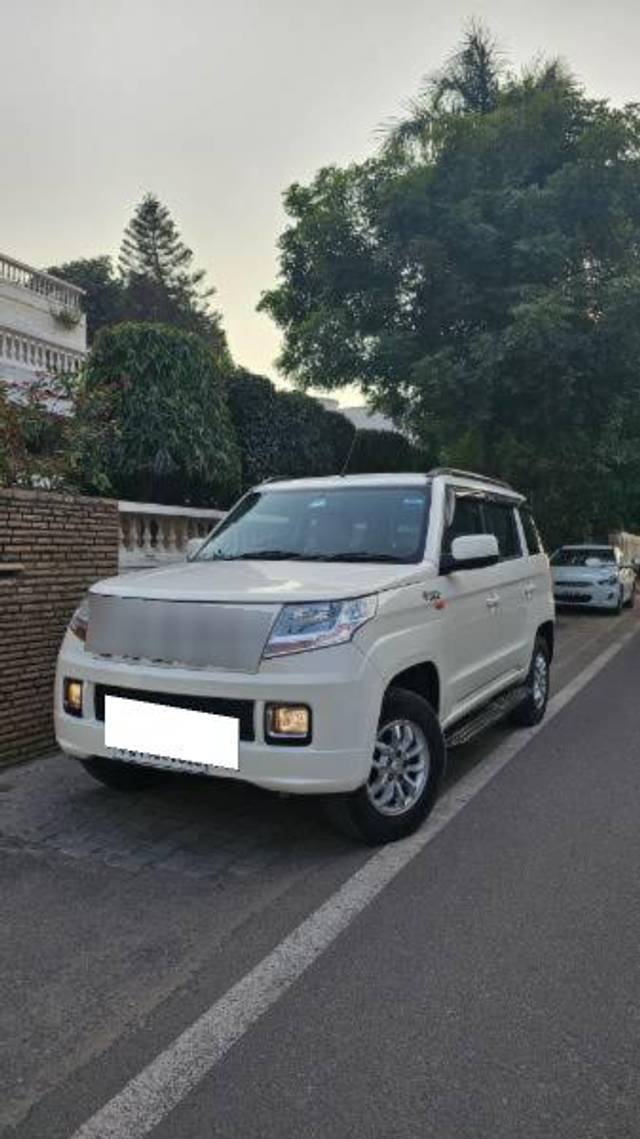 https://images10.gaadi.com/usedcar_image/3687945/original/processed_ed46699d-c8c3-4311-ac4c-ab0694193945.jpg?imwidth=6402