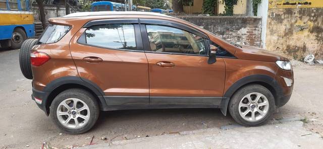 https://images10.gaadi.com/usedcar_image/3688034/original/processed_img2921878__used_car_2921878_1700901273.jpg?imwidth=6401