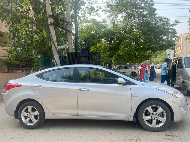 https://images10.gaadi.com/usedcar_image/3688066/original/img2921896__used_car_2921896_1700902756.jpg?imwidth=6401