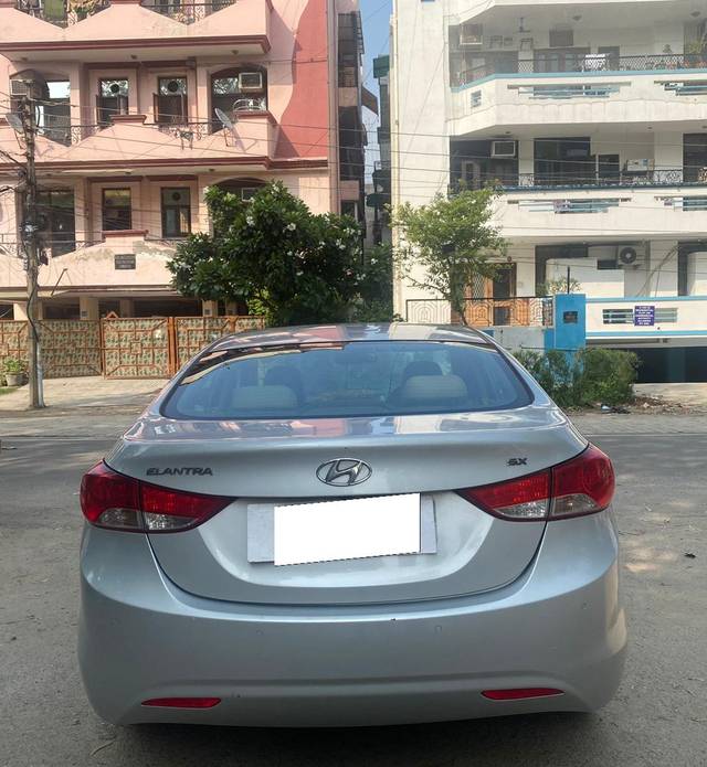 https://images10.gaadi.com/usedcar_image/3688066/original/processed_img2921896__used_car_2921896_1700902759.jpg?imwidth=6402