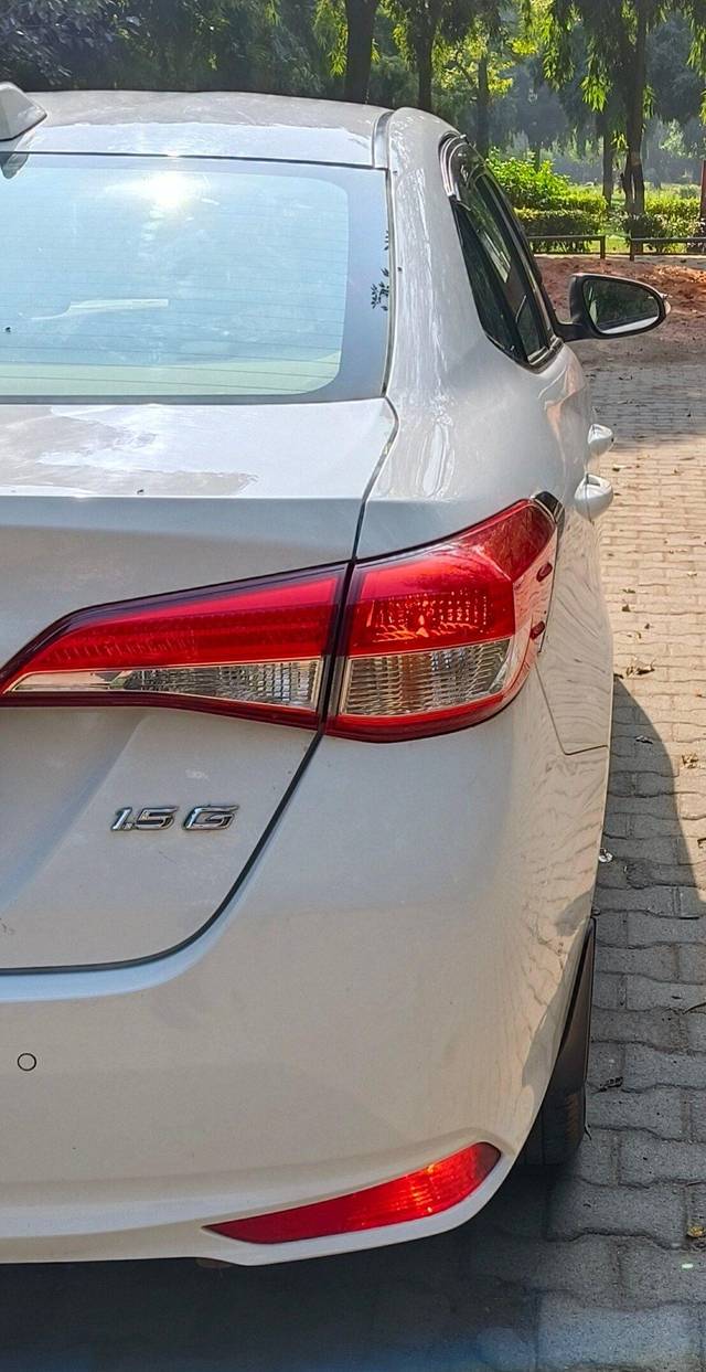 https://images10.gaadi.com/usedcar_image/3688077/original/processed_img2921902__used_car_2921902_1700902614.jpg?imwidth=6402