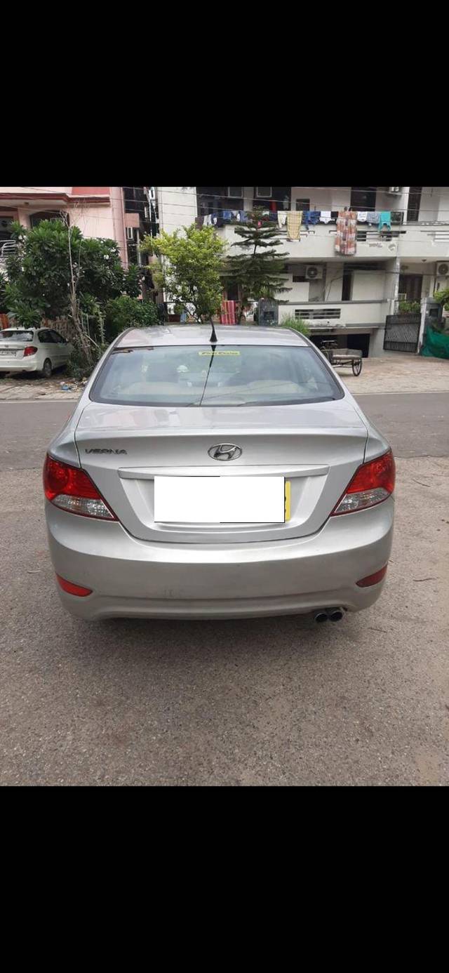 https://images10.gaadi.com/usedcar_image/3688101/original/processed_img2921918__used_car_2921918_1700903134.jpg?imwidth=6401