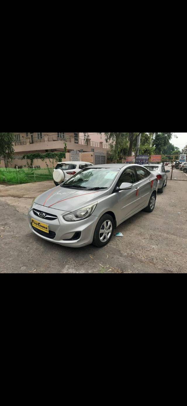 https://images10.gaadi.com/usedcar_image/3688101/original/processed_img2921918__used_car_2921918_1700903145.jpg?imwidth=6400