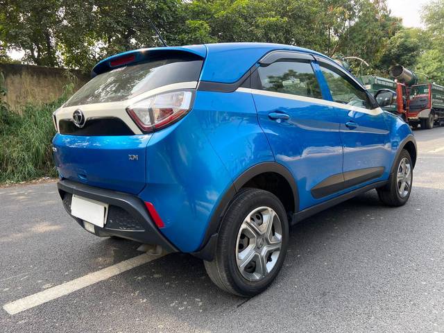 https://images10.gaadi.com/usedcar_image/3688112/original/processed_img2921924__used_car_2921924_1700903327.jpg?imwidth=6402