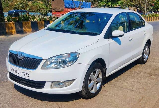 https://images10.gaadi.com/usedcar_image/3688118/original/processed_img2921926__usedcar_whatsappimage2023_04_16at21641pm_2921926_1700903516.jpeg?imwidth=6402