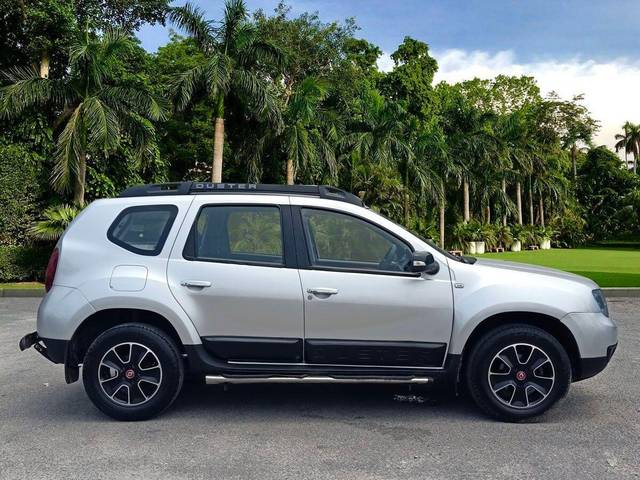 https://images10.gaadi.com/usedcar_image/3688126/original/processed_img2921929__used_car_2921929_1700903701.jpg?imwidth=6401