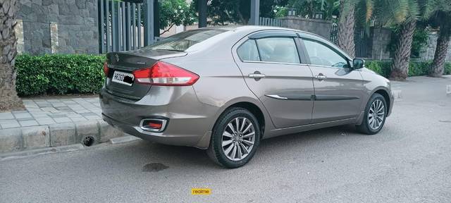 https://images10.gaadi.com/usedcar_image/3688131/original/processed_img2921932__used_car_2921932_1700903805.jpg?imwidth=6402