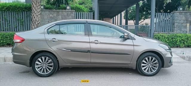 https://images10.gaadi.com/usedcar_image/3688131/original/processed_img2921932__used_car_2921932_1700903826.jpg?imwidth=6401