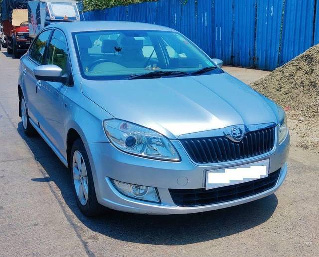 https://images10.gaadi.com/usedcar_image/3688135/original/processed_img2921935__usedcar_whatsappimage2023_05_26at111249_1421700903736_1700903751.jpeg?imwidth=6400
