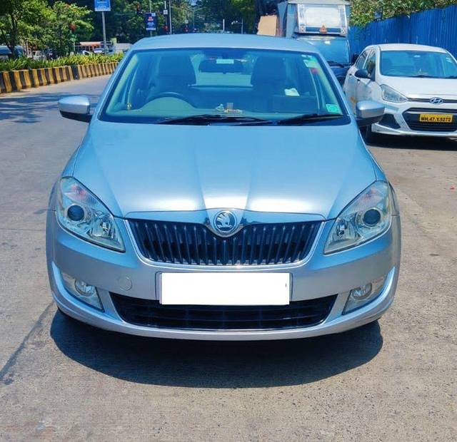 https://images10.gaadi.com/usedcar_image/3688135/original/processed_img2921935__usedcar_whatsappimage2023_05_26at111250_2__1421700903736_1700903749.jpeg?imwidth=6402