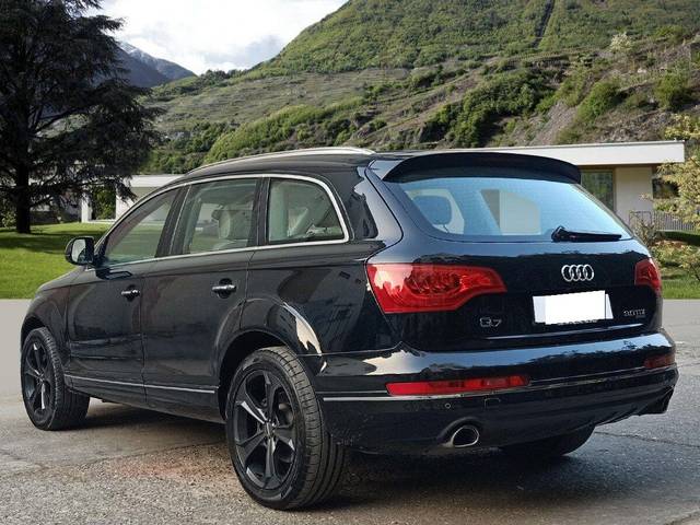 https://images10.gaadi.com/usedcar_image/3688144/original/processed_img2921941__used_car_2921941_1701957904.jpg?imwidth=6400