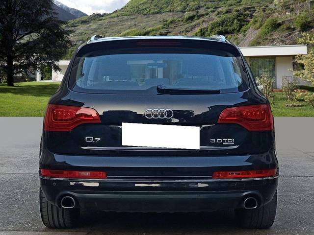 https://images10.gaadi.com/usedcar_image/3688144/original/processed_img2921941__used_car_2921941_1701957913.jpg?imwidth=6401