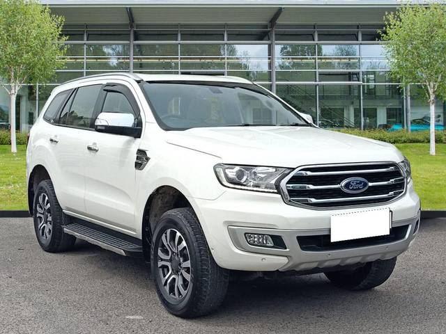 https://images10.gaadi.com/usedcar_image/3688174/original/processed_img2921960__used_car_2921960_1700905105.jpg?imwidth=6400