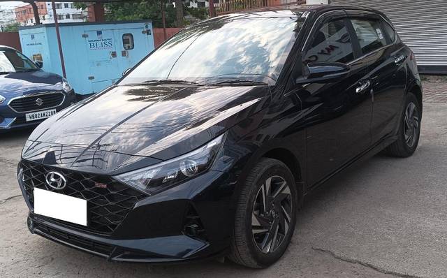 https://images10.gaadi.com/usedcar_image/3688201/original/processed_img2921976__usedcar_img_20230714_wa0155_2531700905639_1700905659.jpg?imwidth=6401