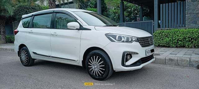 https://images10.gaadi.com/usedcar_image/3688205/original/processed_img2921978__used_car_2921978_1700905823.jpg?imwidth=6400