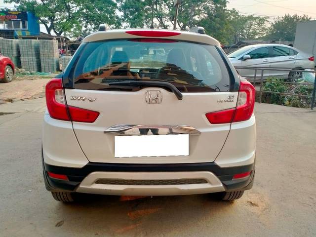 https://images10.gaadi.com/usedcar_image/3688214/original/processed_img2921984__usedcar_whatsappimage2023_10_16at43001pm_2531700905958_1700905974.jpeg?imwidth=6402