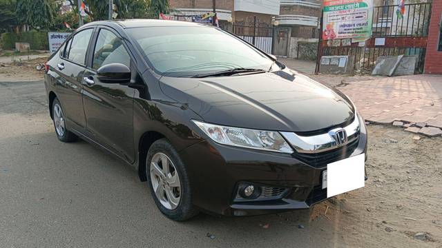 https://images10.gaadi.com/usedcar_image/3688222/original/processed_img2921989__used_car_2921989_1700969625.jpg?imwidth=6400