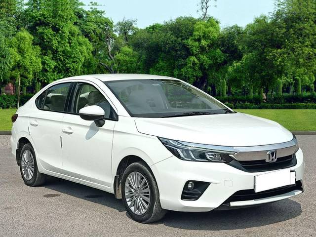 https://images10.gaadi.com/usedcar_image/3688249/original/processed_img2922003__used_car_2922003_1700906830.jpg?imwidth=6400