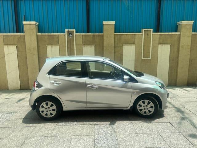 https://images10.gaadi.com/usedcar_image/3688275/original/img2922019__usedcar_4_6241700907437_1700907462.jpg?imwidth=6401
